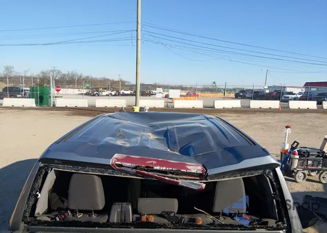 2021 GMC Sierra 1500 4Wd Short Box Elevation z USA, uszkodzony, nr VIN 1GTU9CET5MZ112032